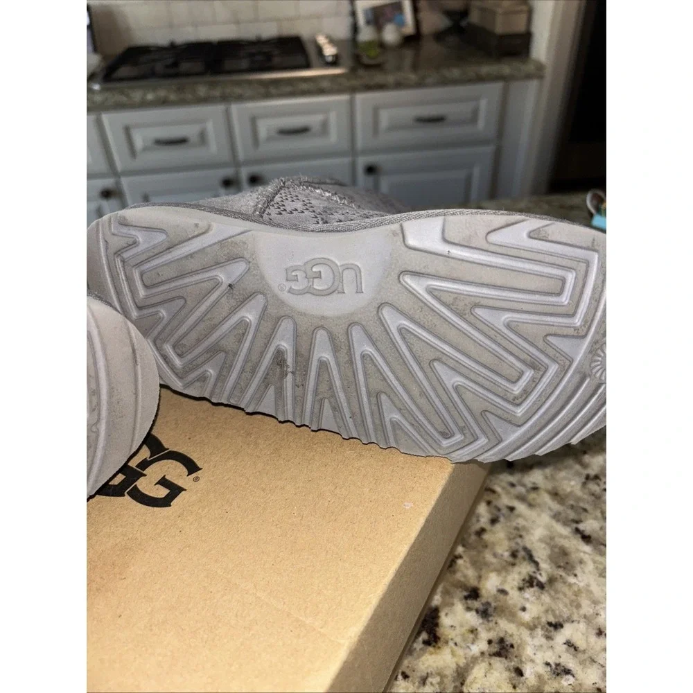 Ugg K Classic II Icelandic‎ Foil Silver, And Gray Boots Size 2  Youth. 3644